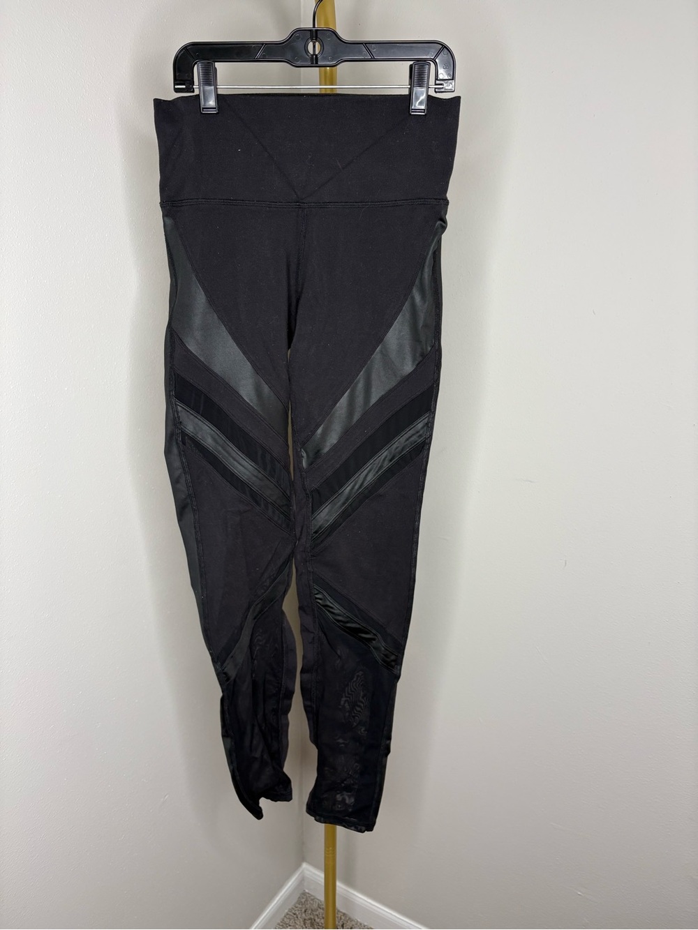 ALO Yoga Black High-Waist Leggings with Matte and Sheer Paneling